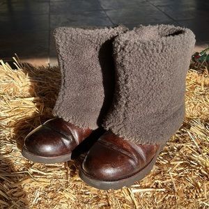 UGG Maylin Boots Size 9